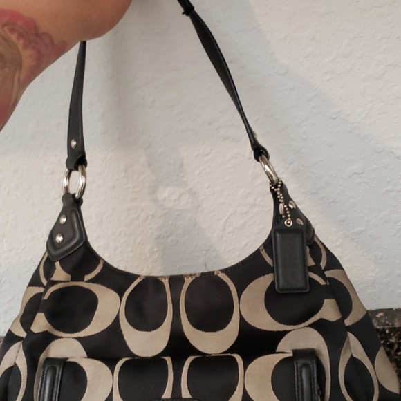 Authentic coach purse - Picture 2 of 7